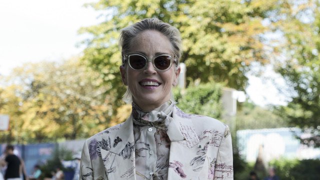 Sharon Stone e filhos são fotografados em rara saída pública juntos