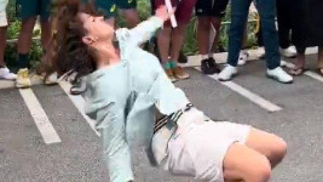 Ridicularizada na Internet, B-girl australiana dá ‘show’ na Vila Olímpica