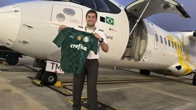 Piloto de avião da Voepass é enterrado na zona leste de São Paulo