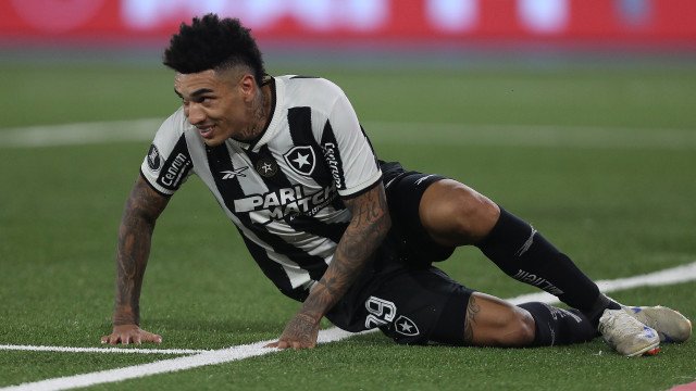 Palmeiras perde do Botafogo na Libertadores e vai precisar de virada para evitar agosto trágico