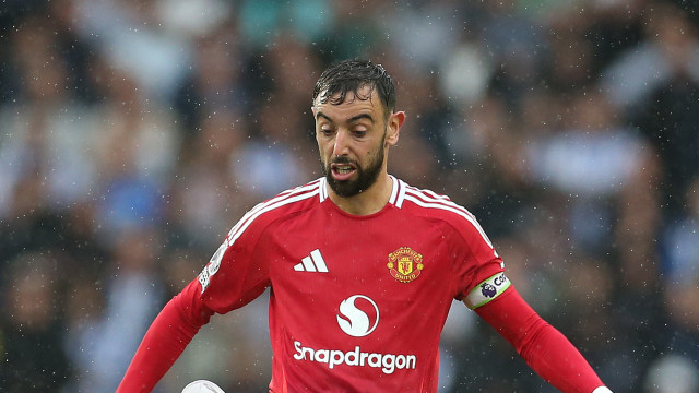 Brighton vence o Manchester United com gol do brasileiro João Pedro nos acréscimos