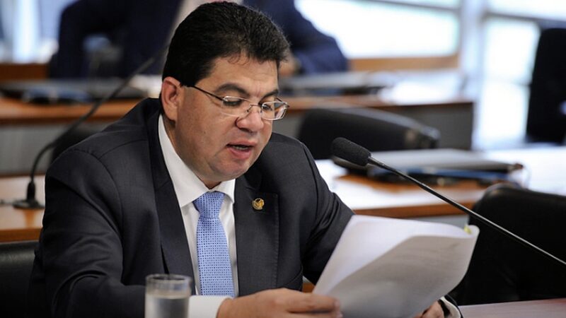 Sancionado projeto proposto por ex-senador de Mato Grosso isentando farelo e óleo de milho