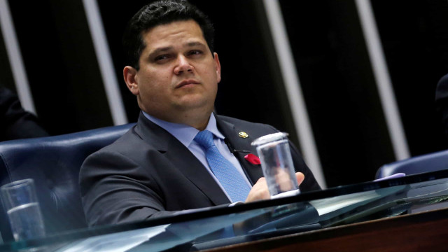 Alcolumbre anuncia que PEC do BC será pautada somente após as eleições