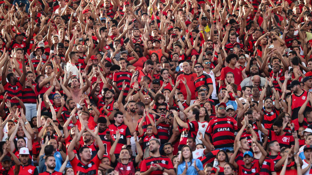 Torcida do Flamengo perde a paciência com Tite e xinga o técnico no Maracanã