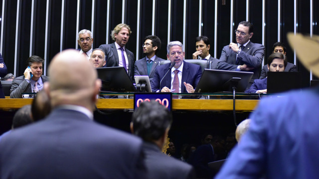Câmara aprova texto-base da desoneração da folha no último dia após impasse com o BC