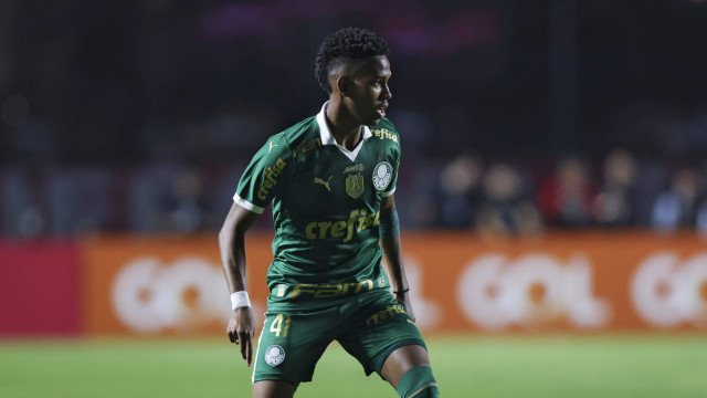 Estêvão chega na seleção e se diz nervoso: ‘não achei que seria tão rápido’