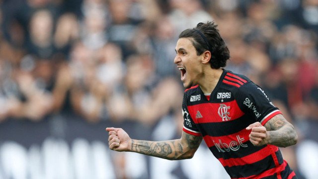 Flamengo fixa data limite por busca de substituto para Pedro