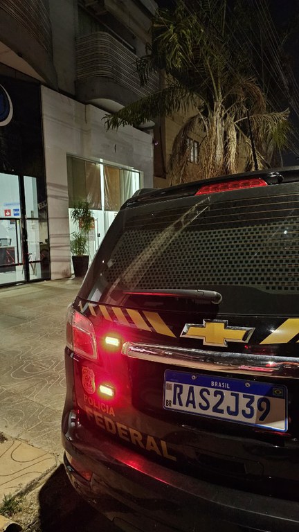 Polícia Federal cumpre mandado de busca e apreensão em comitê de campanha em Sinop