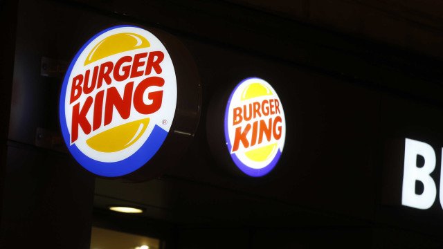 Funcionária do Burger King é demitida após identificar cliente como ‘debmental’