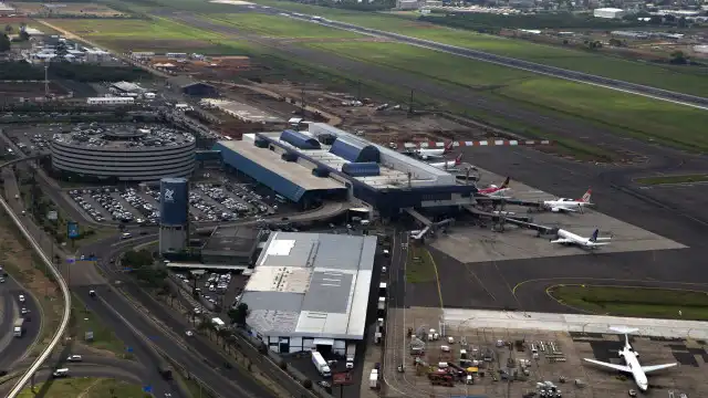 Aeroporto de Porto Alegre volta a receber voos comerciais na segunda