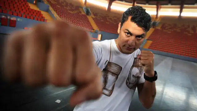 Popó vence argentino casca grossa em luta de 5 rounds, quedas e provocações