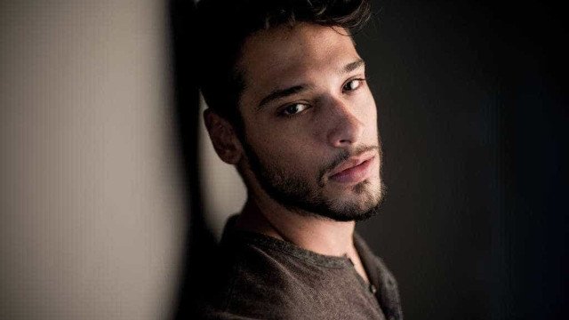As pessoas acham que eu escolho novela por ser filho do meu pai, diz Bruno Fagundes