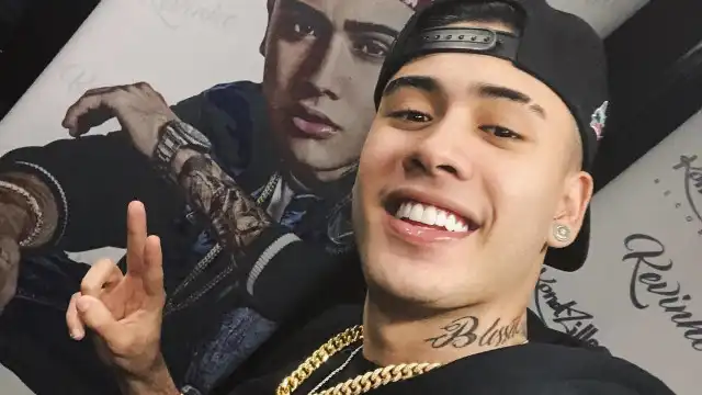 Cantor Kevinho revela identidade da namorada