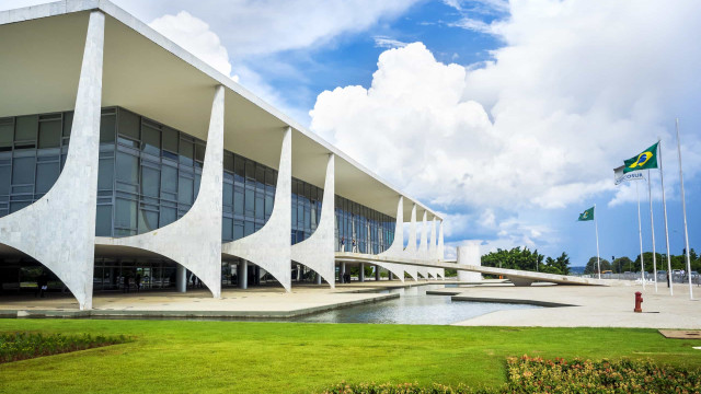 MP abre crédito extra de R$ 938,5 milhões para auxílio pescadores e emergência climática