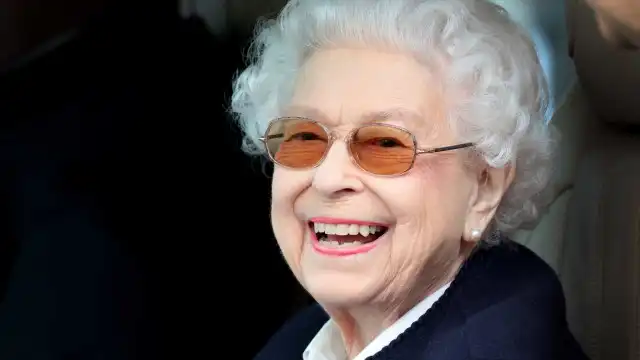 Rainha Elizabeth II era "tímida" mas "brincalhona", diz assessora