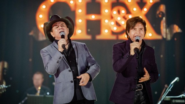 Chitãozinho e Xororó prometem ‘detalhes do que realmente aconteceu nesses anos’ em série