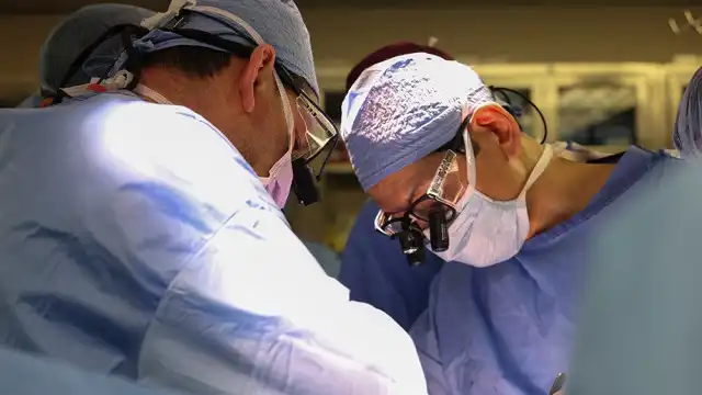 Pacientes que receberam córneas de doadores com HIV não foram infectados