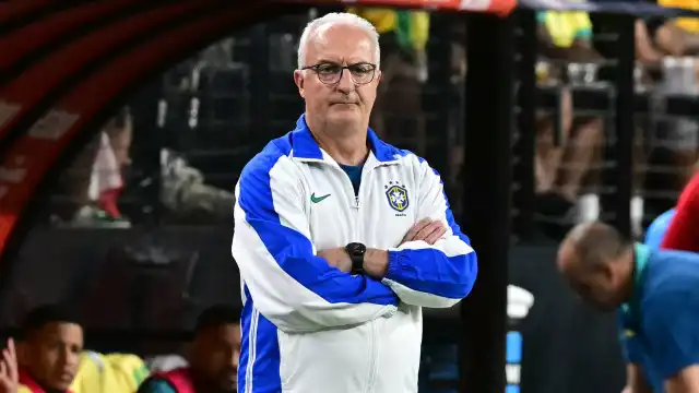 Dorival, Tite ou Diniz? Compare números da seleção brasileira com cada treinador