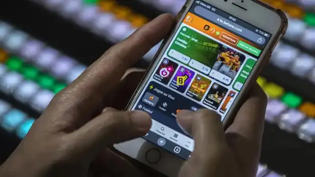 Cartão de crédito responde por menos de 1% do total pago a bets, diz Abecs