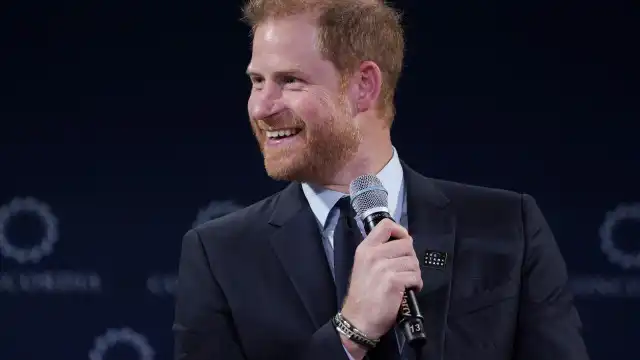 Vídeo do príncipe Harry surfando na Califórnia viraliza na web