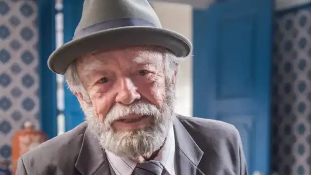 Morre ator Emiliano Queiroz aos 88 anos no RJ