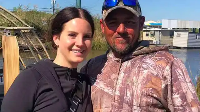 Amigos temem por Lana Del Rey após casamento repentino com guia