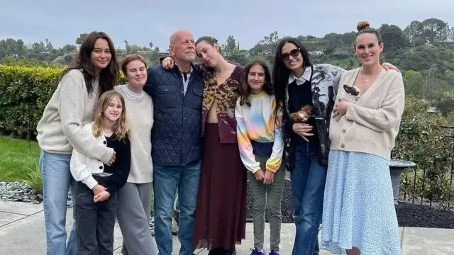 Demi Moore sobre estado de Bruce Willis: ‘Apegar-se é um jogo perdido’