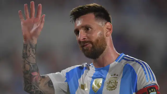 Messi surpreende e indica jogador inusitado como seu favorito a Bola de Ouro