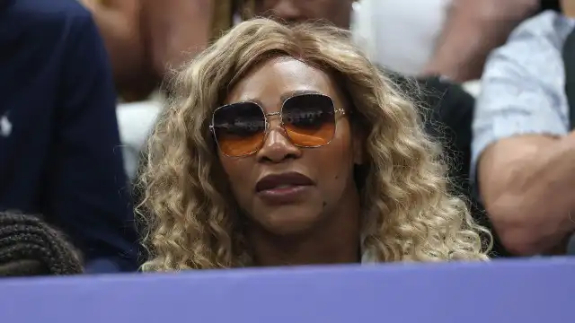 Serena Williams revela cirurgia para remover um tumor no pescoço