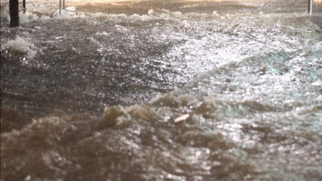 Menina de 2 anos é arrastada por enxurrada no sul do Paraná