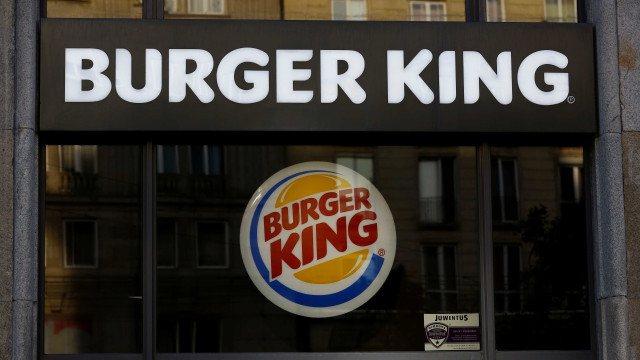 Promoção do Burger King oferece batata e cebola frita para candidatos do Enem