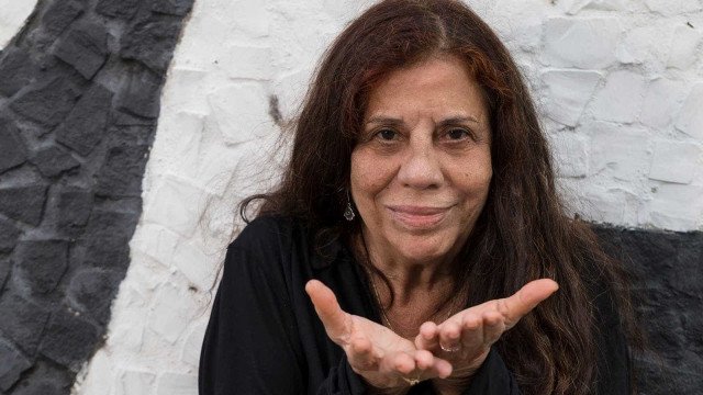 Maria Gladys se define como maconheira e hippie