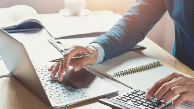 Mediana das previsões para o IPCA de 2024 cai de 4,64% para 4,63% no Focus do BC