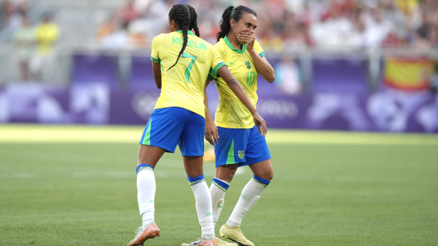 Seleção feminina realiza primeiro treino com todas as convocadas