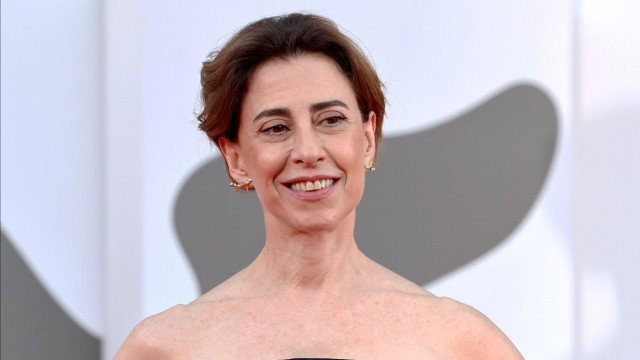 Após foto no perfil do Oscar, Fernanda Torres bate 1 milhão de seguidores