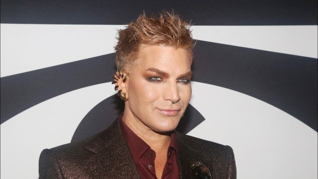 Adam Lambert surpreende ao aparecer quase 30 quilos mais magro