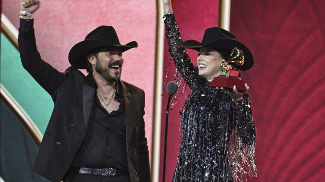 Grammy Latino 2025: Brasileiros brilham em noite de premiações em Miami