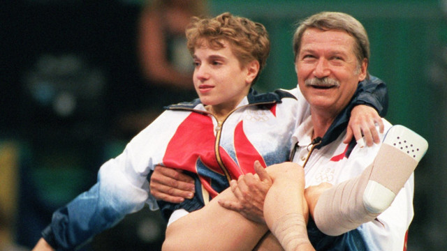 Bela Karolyi, treinador que revelou Nadia Comaneci, morre aos 82 anos nos EUA