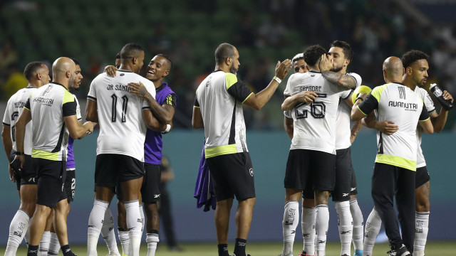 Psicólogo do Botafogo rebate críticas ao estado emocional do elenco: ‘Para com essa palhaçada’