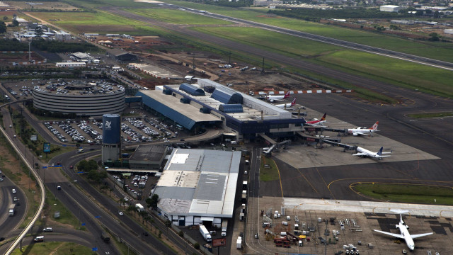 Aeroporto de Porto Alegre anuncia conclusão de obra na pista e retomada de voos internacionais