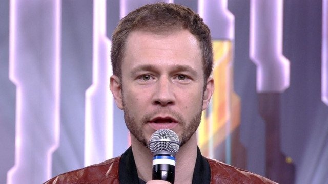Tiago Leifert está em negociações avançadas com o SBT
