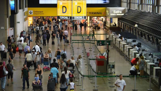 Aeroportos de Congonhas e Guarulhos têm operação normalizada neste sábado depois de temporais