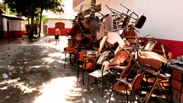 Mais de 370 mil alunos das capitais estudam em escolas em áreas de risco