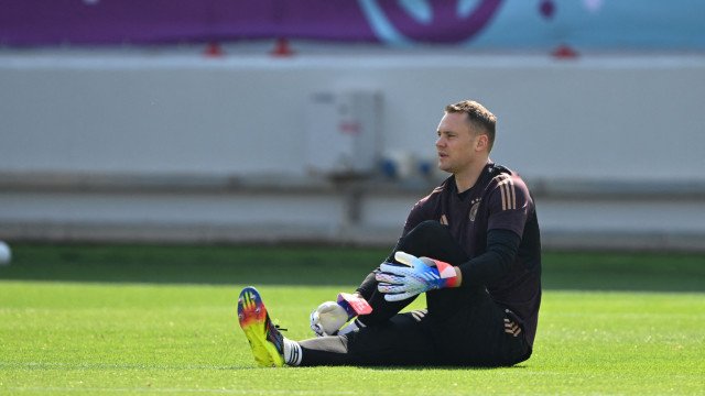 Neuer sofre fratura em costela e só volta ao Bayern de Munique em janeiro
