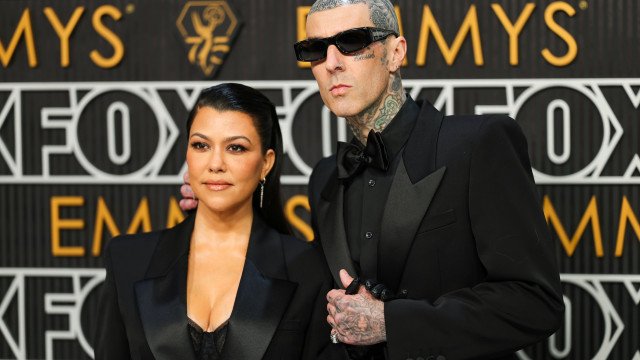 Kourtney Kardashian exibe decoração de Natal em sua casa na web