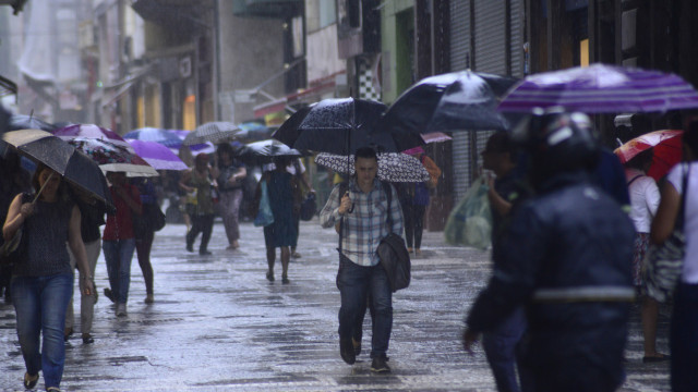 Chuvas intensas colocam em alerta diversos estados neste domingo (1º); veja quais