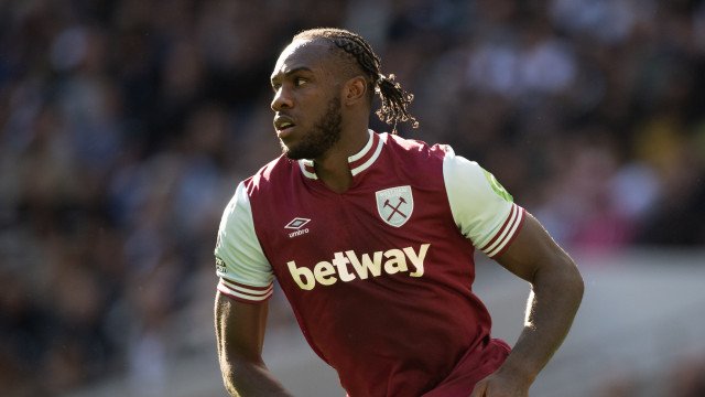 Atacante do West Ham sofre grave acidente: "momento difícil"