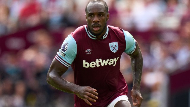 Fãs pedem orações por jogador que sofreu grave acidente de carro