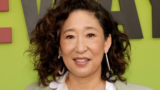 Sandra Oh é ovacionada na CCXP e faz apresentadora quebrar protocolo