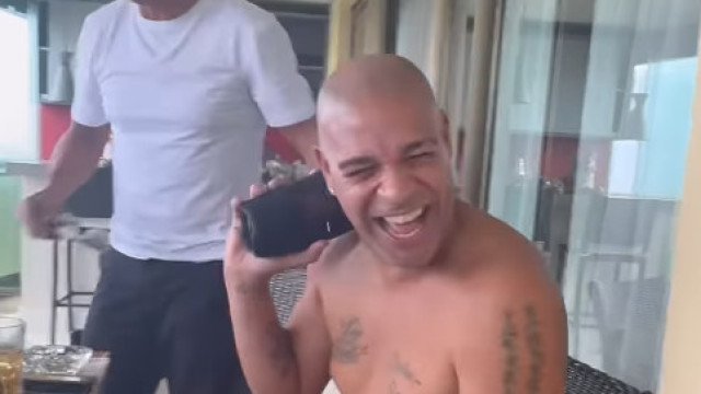 Adriano reencontra Materazzi antes de "despedida do futebol"